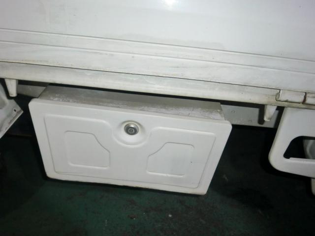 ミニキャブトラック　シリンダー交換