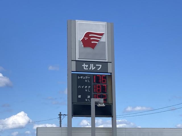 大きな看板が目印です！！お車の事なら販売から整備・修理・車検まで何でもお気軽にご相談ください！