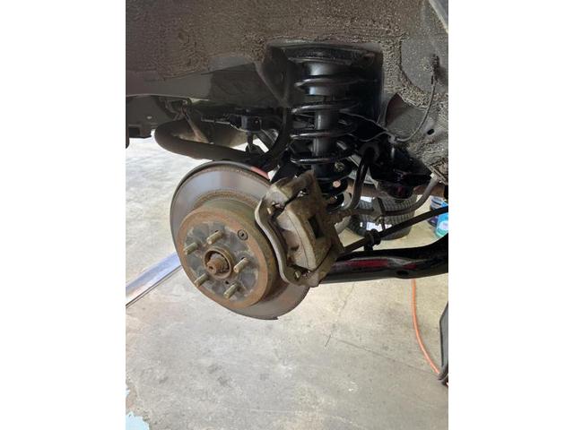 トヨタ　シエンタ　足回りから異音　修理【鳥取県　鳥取市で持込でのタイヤ交換・ナビ・ETC・ドライブレコーダー等のパーツ取付・車検・整備・修理の事なら智頭石油　オーレ叶　へお問合わせ下さい！ ！】