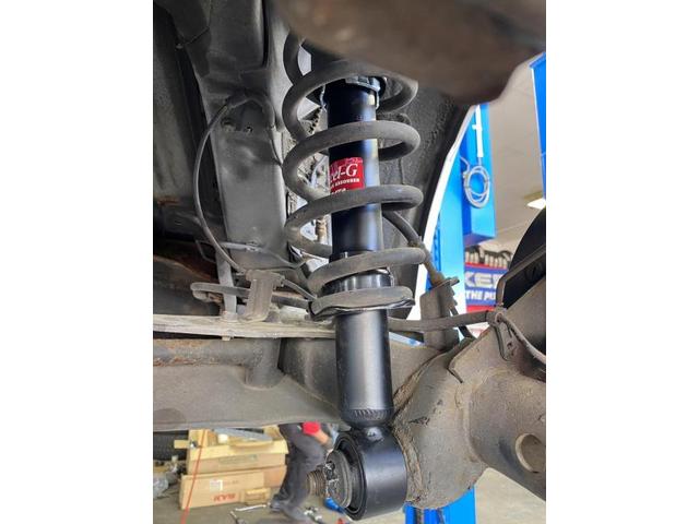 アリオン　足回り　オイル漏れ　修理【鳥取県　鳥取市で持込でのタイヤ交換・ナビ・ETC・ドライブレコーダー等のパーツ取付・車検・整備・修理の事なら智頭石油　オーレ叶　へお問合わせ下さい！ ！】