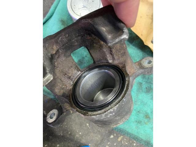 ホンダ　ライフ　ブレーキキャリパーインナーキット交換　ブレーキピストン交換【鳥取県　鳥取市で持込でのタイヤ交換・ナビ・ETC・ドライブレコーダー等のパーツ取付・車検・整備・修理の事なら智頭石油　オーレ叶　へお問合わせ下さい！ ！】