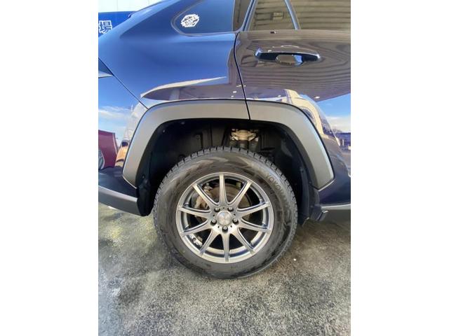 トヨタ　RAV４　keeper　樹脂パーツ　コーティング施工【鳥取県　鳥取市で持込でのタイヤ交換・ナビ・ETC・ドライブレコーダー等のパーツ取付・車検・整備・修理の事なら智頭石油　オーレ叶　へお問合わせ下さい！ ！】