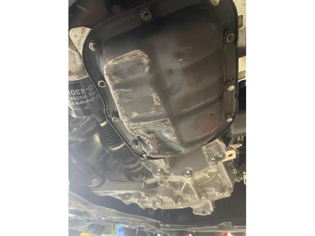 カローラ　オイル漏れ　オイルパン交換　修理【鳥取県　鳥取市で持込でのタイヤ交換・ナビ・ETC・ドライブレコーダー等のパーツ取付・車検・整備・修理の事なら智頭石油　オーレ叶　へお問合わせ下さい！ ！】