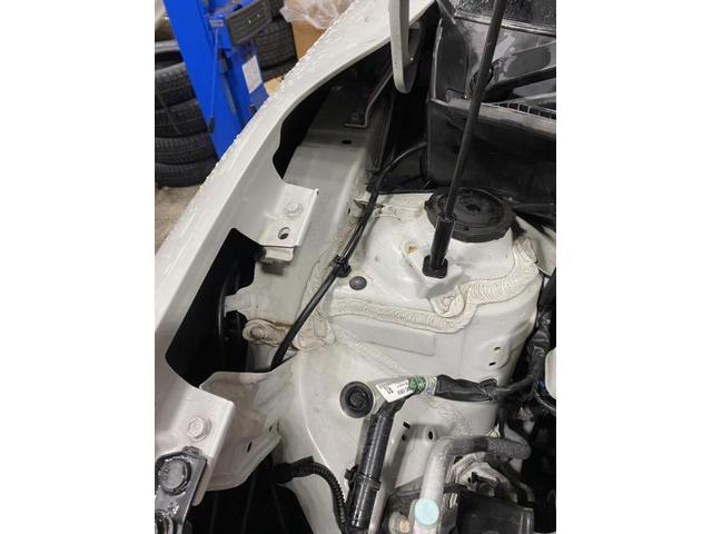 スズキ　スイフト　ウォッシャー液が噴射されない・・・ウォッシャーホース　交換修理【鳥取県　鳥取市で持込でのタイヤ交換・ナビ・ETC・ドライブレコーダー等のパーツ取付・車検・整備・修理の事なら智頭石油　オーレ叶　へ】