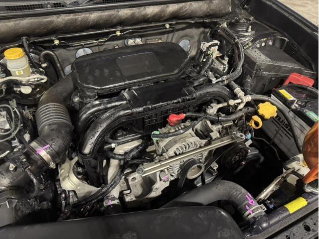 スバル　レガシィツーリングワゴン　タイミングベルト交換【鳥取県　鳥取市で持込でのタイヤ交換・ナビ・ETC・ドライブレコーダー等のパーツ取付・車検・整備・修理の事なら智頭石油　オーレ叶　へ！】