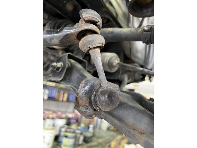 日産　キックス　ハンドル操作時　車体がふらつく・・・スタビライザーリンク交換修理【鳥取県　鳥取市で持込でのタイヤ交換・ナビ・ETC・ドライブレコーダー等のパーツ取付・車検・整備・修理の事なら智頭石油　オーレ叶　へ！】