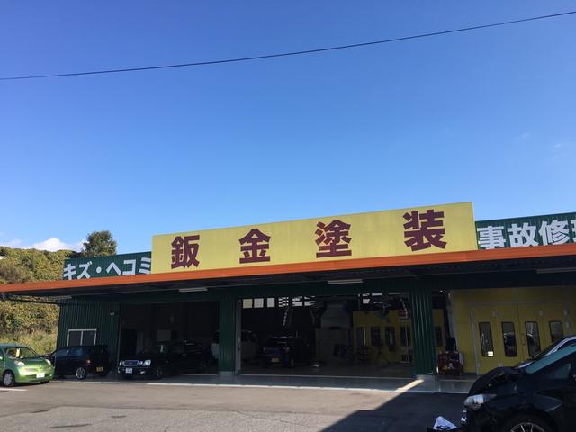 自社板金工場完備、設備も充実、小さな傷の修理から事故修理まで何でもご相談ください