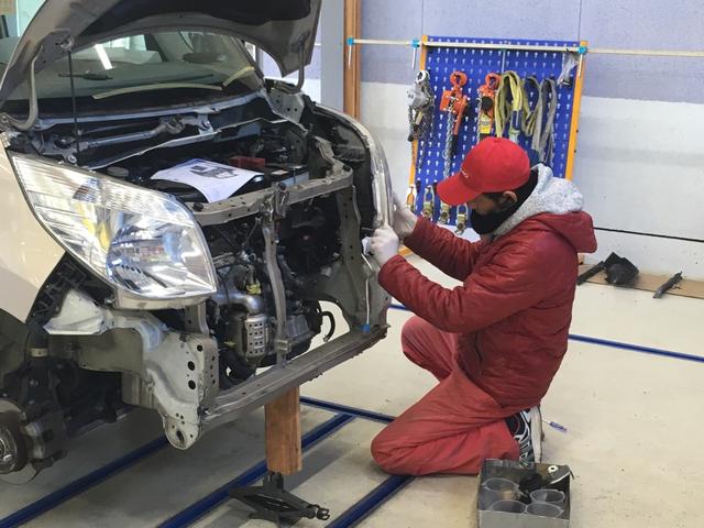 フレーム修正機完備、事故などのフレームにダメージがある修理もお任せください
