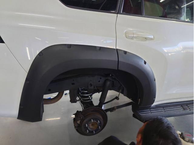 トヨタ　ランドクルーザープラド　オーバーフェンダー　取付