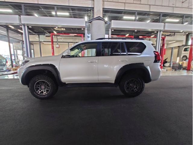 トヨタ　ランドクルーザープラド　オーバーフェンダー　取付