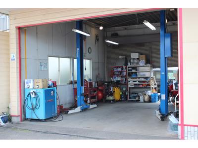 民間車検場を完備！