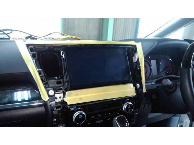 アルファードにリヤモニター・字光式プレート取付（前編）【岡山市　車検　修理　整備　取付お任せください】