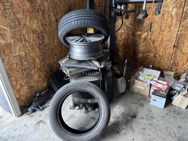 タイヤ交換・バースト・レッカーサービスもエムカンパニーへお任せ下さい！【広島県　府中市・福山市・尾道市・神石郡・世羅町で持込でのタイヤ交換・各種取付　パーツの取付・カスタム・ドレスアップの事ならエムカンパニーへ！】