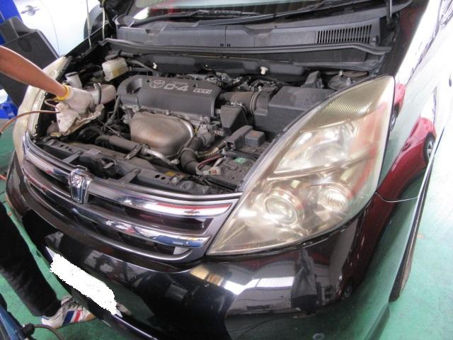 オイル交換　トヨタ　アイシス