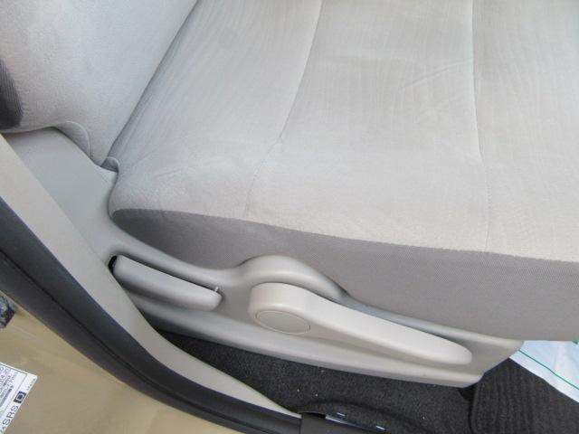 シート補修　＜日産　キューブ＞