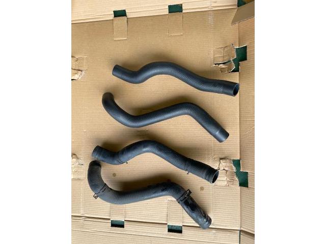 日産　ニッサン　NT31 エクストレイル　水漏れ修理　冷却水漏れ　ラジエター交換　ラジエターホース交換　サーモスタット交換　冷却水交換