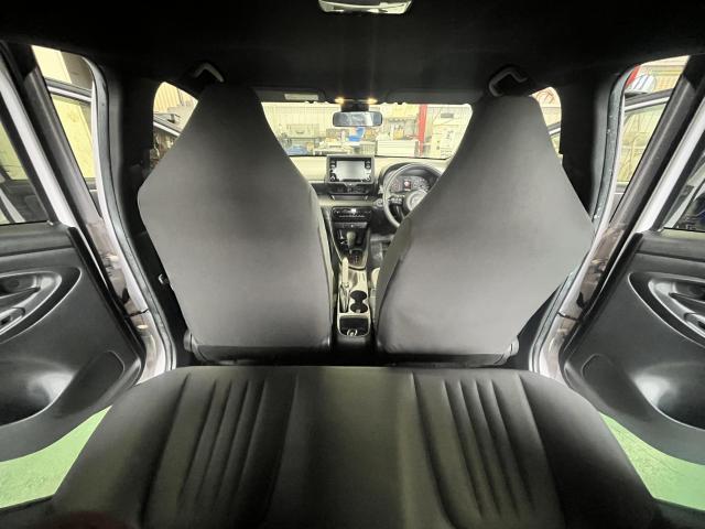 トヨタ　ヤリス　シートカバー取り付け　PVC 岡山市　南区　