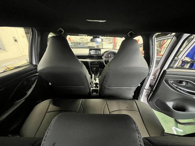 トヨタ　ヤリス　シートカバー取り付け　PVC 岡山市　南区　