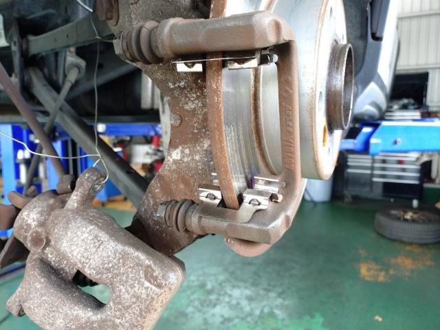 ＭＩＮＩ　ＭＩＮＩ　車検 R60 R61 MINIクロスオーバー
フロントパッド交換　ブローバイホース交換　岡山市　南区