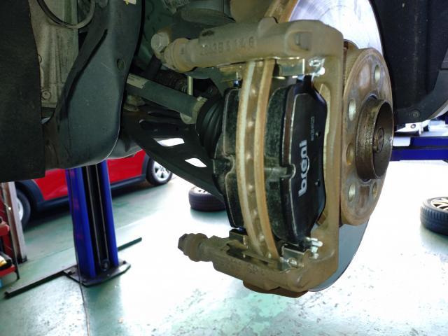 ＭＩＮＩ　ＭＩＮＩ　車検 R60 R61 MINIクロスオーバー
フロントパッド交換　ブローバイホース交換　岡山市　南区