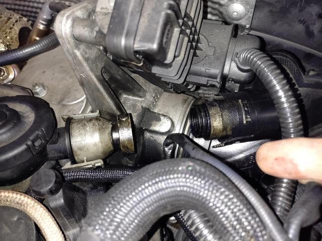 ＭＩＮＩ　ＭＩＮＩ　車検 R60 R61 MINIクロスオーバー
フロントパッド交換　ブローバイホース交換　岡山市　南区