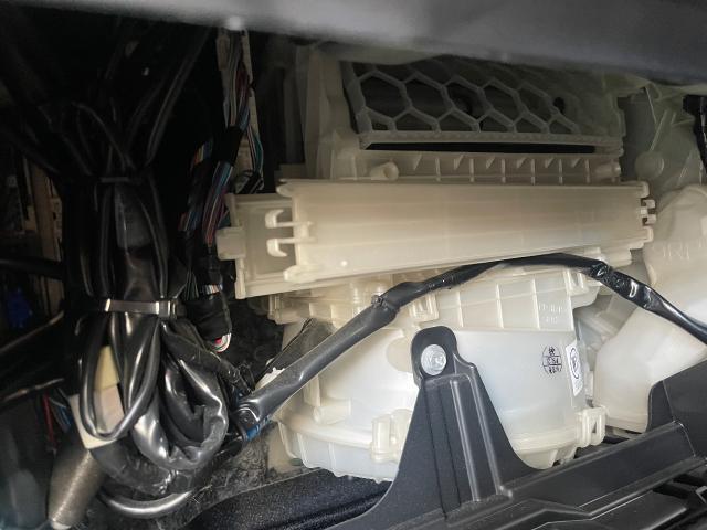 トヨタ　アクア　NHP1０　車検 その２　販売車　納車前点検　タイヤ交換　スパークプラグ交換　岡山市　南区