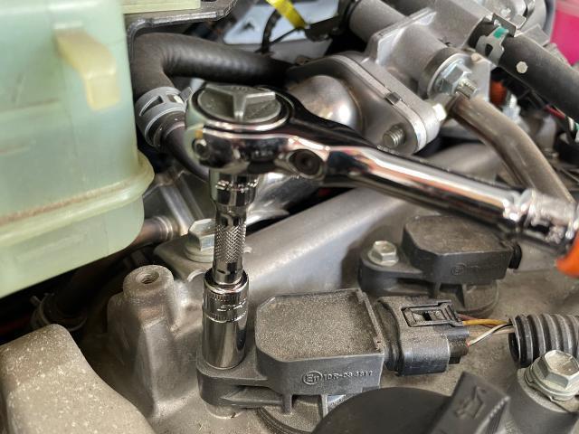 トヨタ　アクア　NHP1０　車検 その２　販売車　納車前点検　タイヤ交換　スパークプラグ交換　岡山市　南区