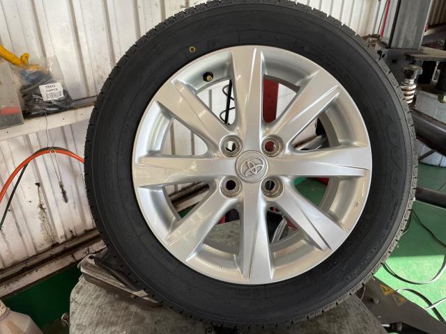 トヨタ　アクア　NHP1０　車検 その２　販売車　納車前点検　タイヤ交換　スパークプラグ交換　岡山市　南区