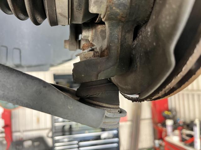 スズキ　クロスビー　12ヶ月点検　1年点検　ロアボールジョイントブーツ交換　タイロッドエンドブーツ交換　岡山市　南区　