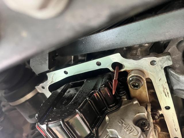 R56 MINI ミニ　ミニクーパー　オイル漏れ修理　オイルパンガスケット交換　タペットカバーパッキン交換　岡山市　南区　