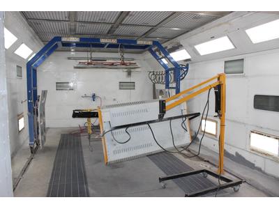 自社塗装ブースを完備しております！