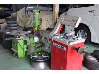 自社タイヤチェンジャー完備です！