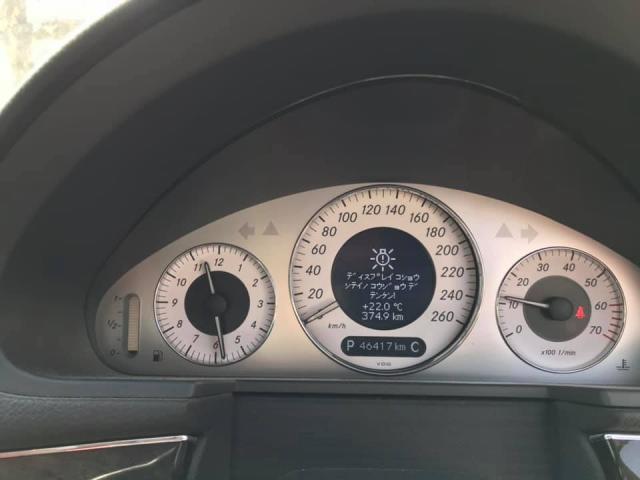 M.ベンツ　W211　ウインカー　リアスモールライト　修理【山口県　周南市で持込での持込でのタイヤ交換・ドライブレコーダー・ナビ等のパーツ取付・輸入車の修理・メンテナンなら　ロッソコルサ　へお気軽にご相談下さい！】