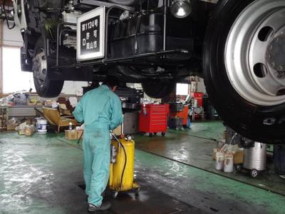 １０名以上の有資格メカニックが在籍