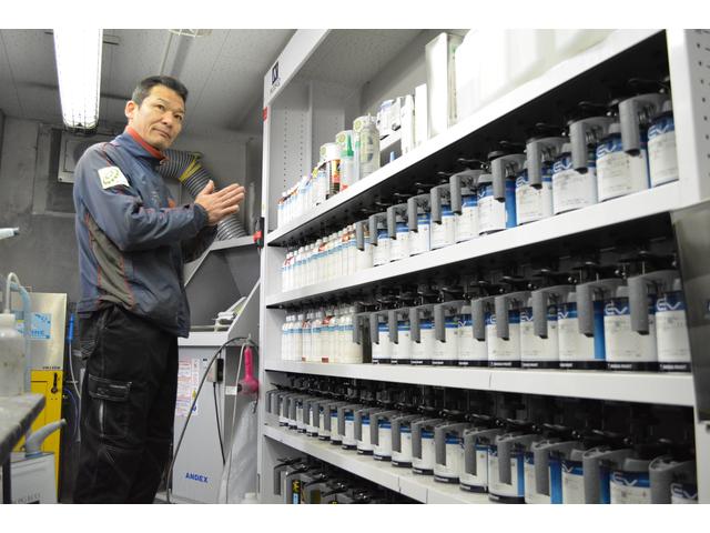 さらにお客様のこだわりに対応する調色。現状のカラーに限りなく近づけます。