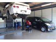 ピットスペース　タイヤ交換やエンジンオイル交換、カスタマイズ等アフターサービスも頑張ります♪