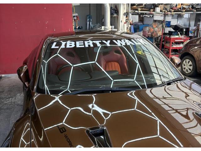 日産　Ｒ３５　ＧＴＲ　Liberty Walk 特注ステッカー施工【岡山市南区　早島町　倉敷市　岡山市中区　岡山市北区でお車の鈑金・塗装修理、持込でのタイヤ交換、各種パーツ取付の事なら（有）ティーファクトリーへお任せ下さい！】