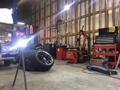 リフト・タイヤチェンジャー完備！！