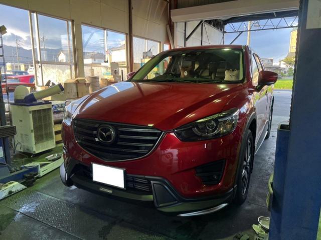 マツダ　CX-5 ソウルレッドプレミアムマイカ　左ドア凹み修理・塗装【出雲市で車検・修理・タイヤ交換・各種パーツ取付・買取の事なら　グリーンルーム　へお任せ下さい！】