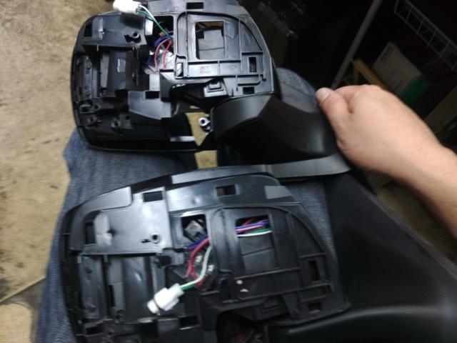 スバル　エクシーガクロスオーバー７　電装系修理　　サイドミラー動かない　ミラー交換　【岡山県　津山市で持込での各種パーツ取付・車検・整備・修理の事なら　（有）東部自動車販売整備工場 へお問合わせ下さい！ 】