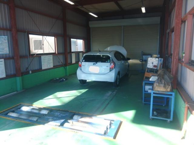 トヨタ　アクア　車検　【岡山県　津山市で持込での各種パーツ取付・車検・整備・修理の事なら　（有）東部自動車販売整備工場 へお問合わせ下さい！　スバル協力業販店 】