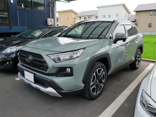 トヨタ RAV4にウインコスGY–5IRでカーフィルム施工です。