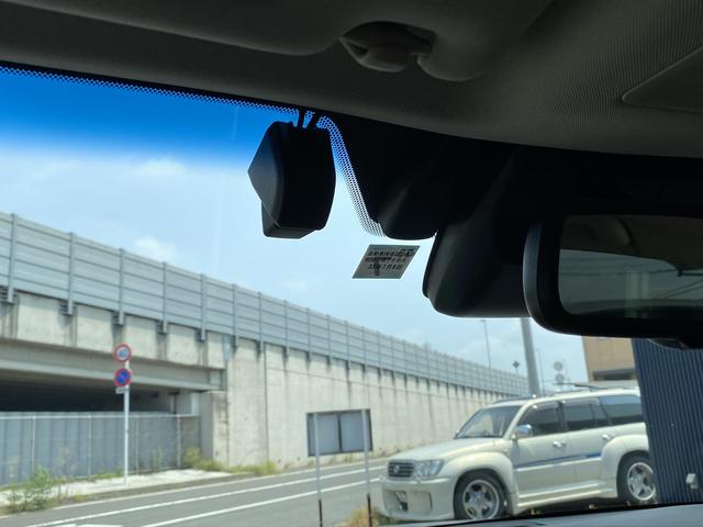 レクサスNXにトヨタ純正ドライブレコーダーの取り付けです。