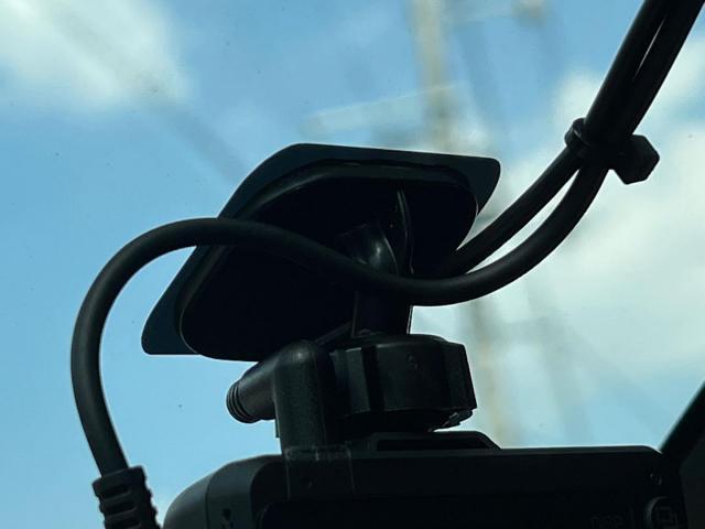 ルノールーテシアの全面にコボテクトTSM-90C、92Cでカーフィルム施工です。