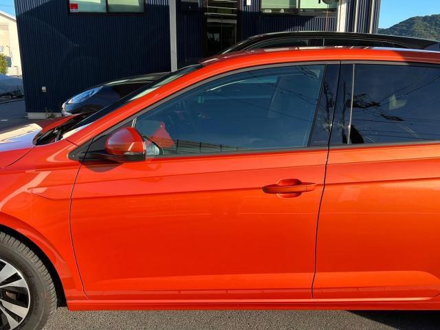 フォルクスワーゲンポロのフロントにコボテクトTSMｰ90CフロントサイドにTSMｰ92Cでカーフィルム施工です。