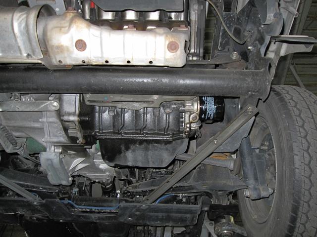 スバル　サンバートラック　オイル　オイルフィルター交換　【倉敷市　車検　修理　整備　取付　お任せください】