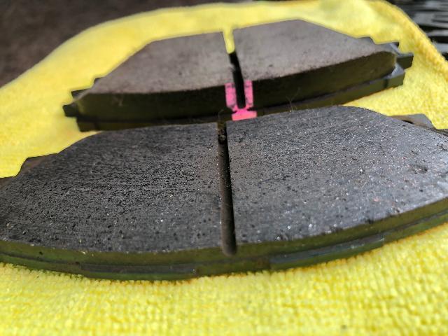 トヨタ プリウス ブレーキパッド交換作業