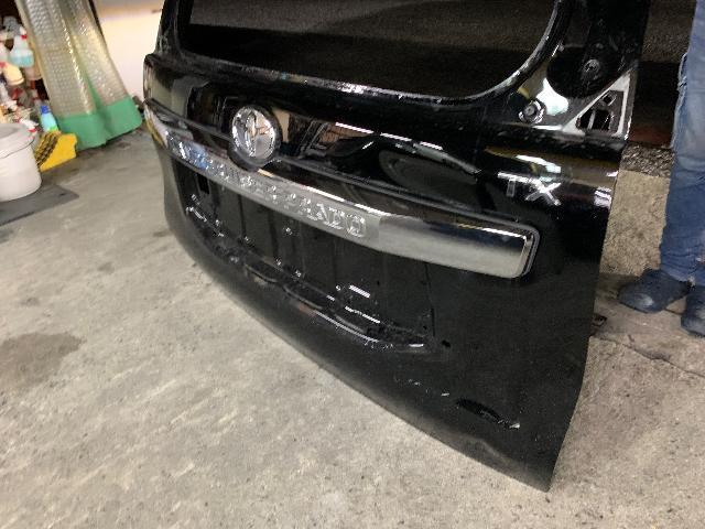 ランドクルーザープラド　鈑金　塗装　修理　バックドア交換　リアバンパー塗装