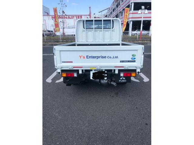 新車　三菱ふそう　Wキャブ　シマ板取り付け