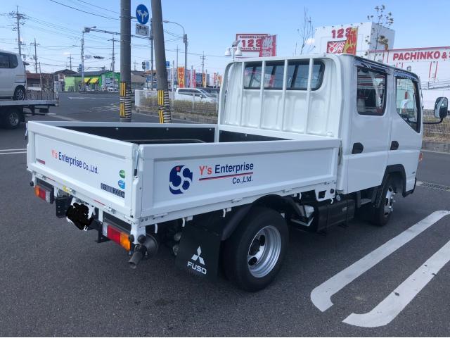 新車　三菱ふそう　Wキャブ　シマ板取り付け